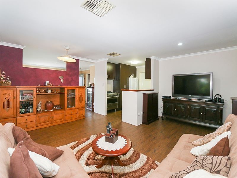 12 Marie Court, Atwell WA 6164