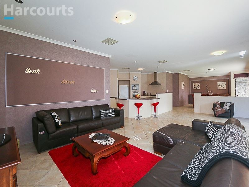 10 Harvest Lakes Boulevard, Atwell WA 6164