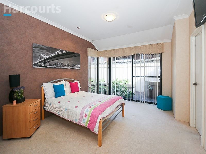 10 Harvest Lakes Boulevard, Atwell WA 6164