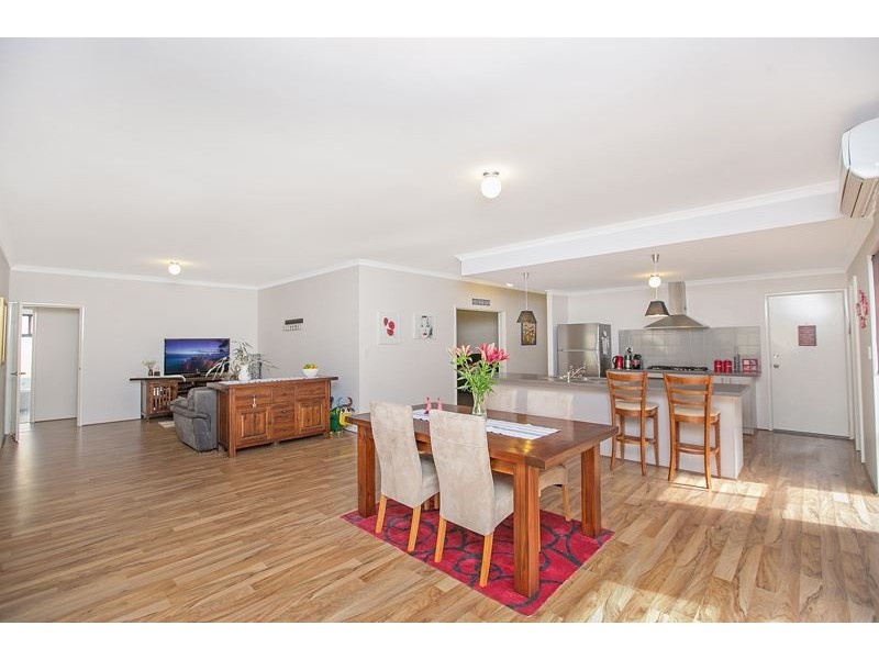 7 Inverson Boulevard, Hammond Park WA 6164