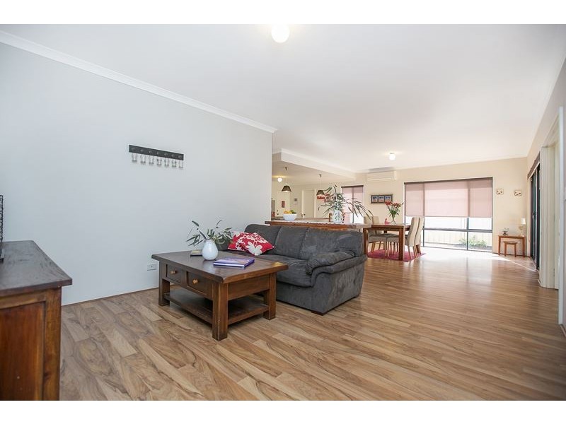 7 Inverson Boulevard, Hammond Park WA 6164