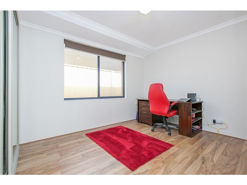 7 Inverson Boulevard, Hammond Park WA 6164