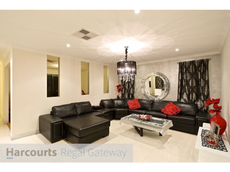 16 Teocote Crescent, Aubin Grove WA 6164