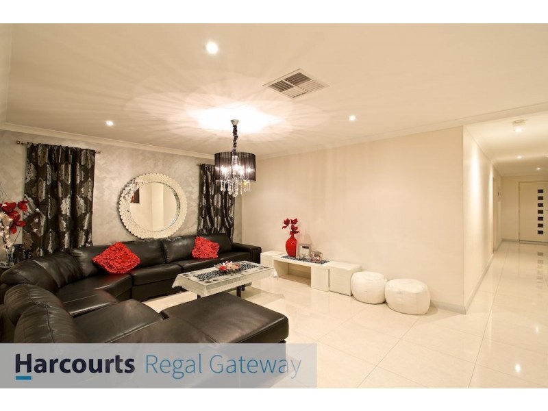 16 Teocote Crescent, Aubin Grove WA 6164