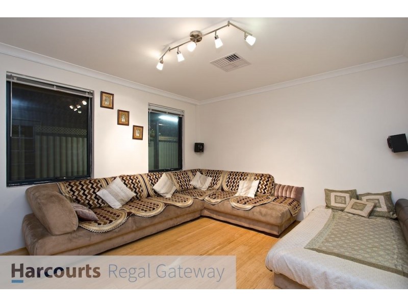 16 Teocote Crescent, Aubin Grove WA 6164