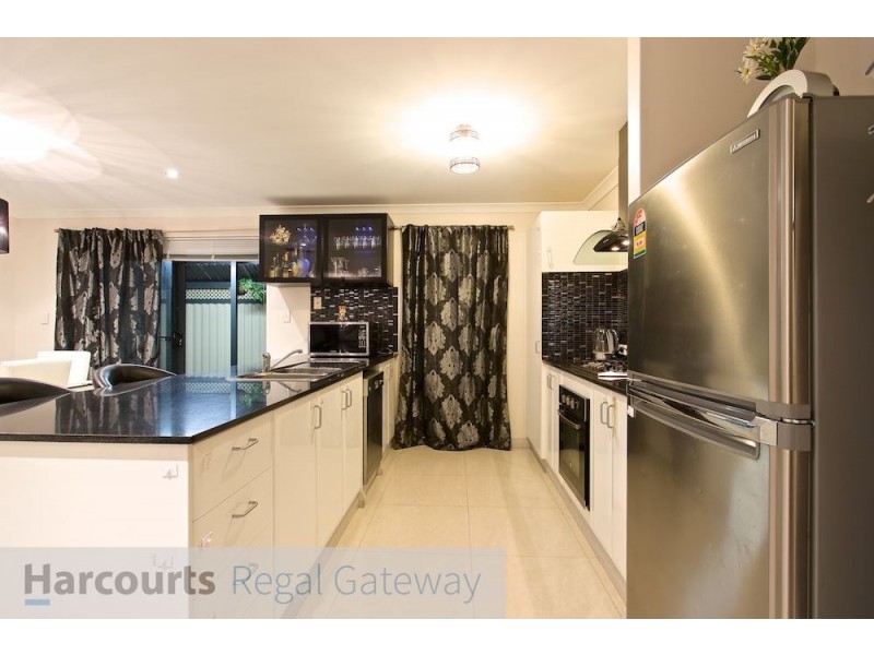 16 Teocote Crescent, Aubin Grove WA 6164