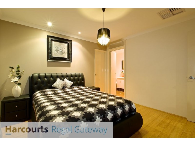 16 Teocote Crescent, Aubin Grove WA 6164