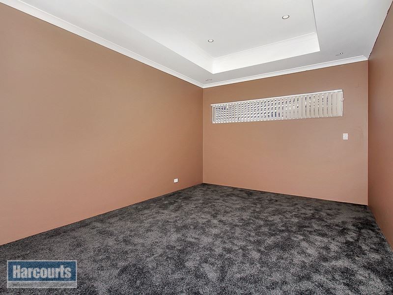 13 Cooli Street, Hammond Park WA 6164