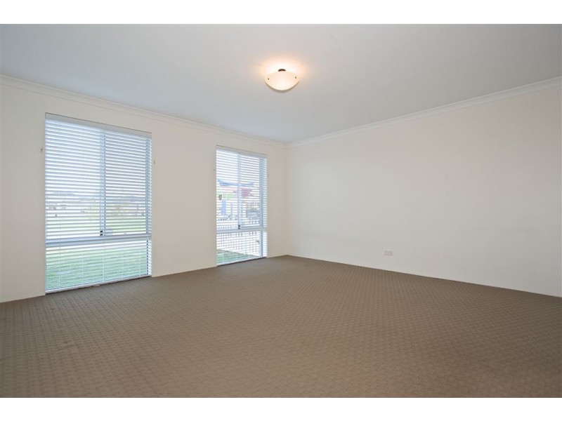 9 Syndicate Link, Munster WA 6166