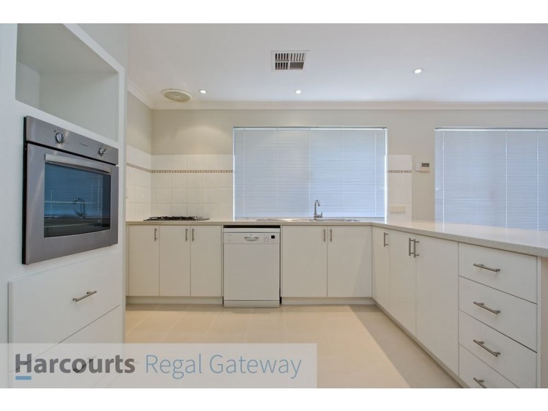 14 Blue Mountain Cct, Aubin Grove WA 6164