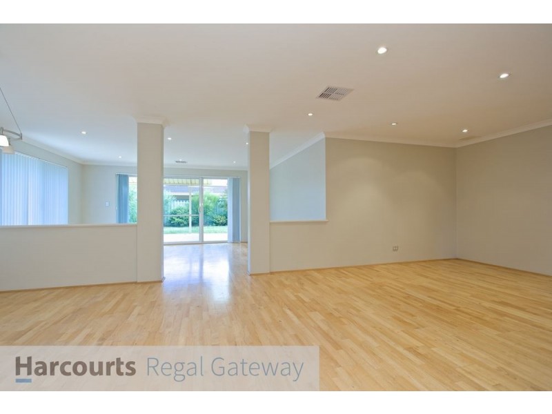 14 Blue Mountain Cct, Aubin Grove WA 6164