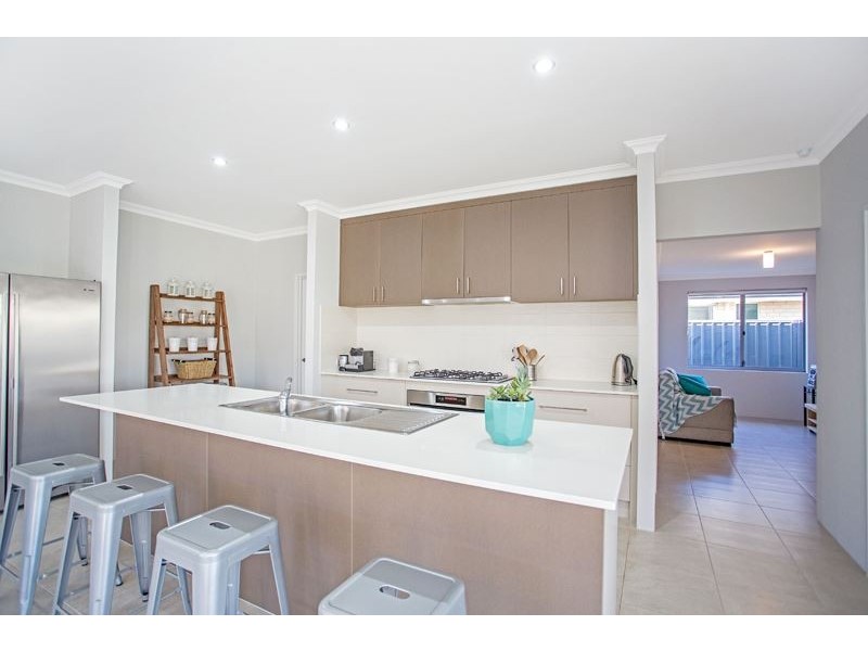 13 Poso Place, Atwell WA 6164