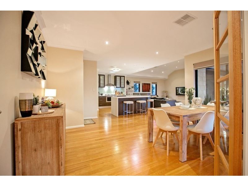 9 Araluen Bend, Aubin Grove WA 6164