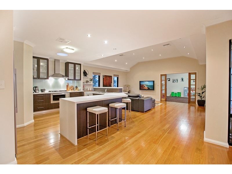 9 Araluen Bend, Aubin Grove WA 6164