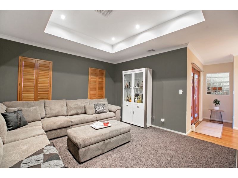 9 Araluen Bend, Aubin Grove WA 6164