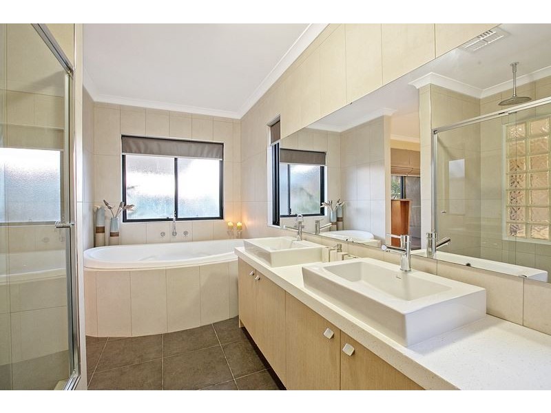9 Araluen Bend, Aubin Grove WA 6164
