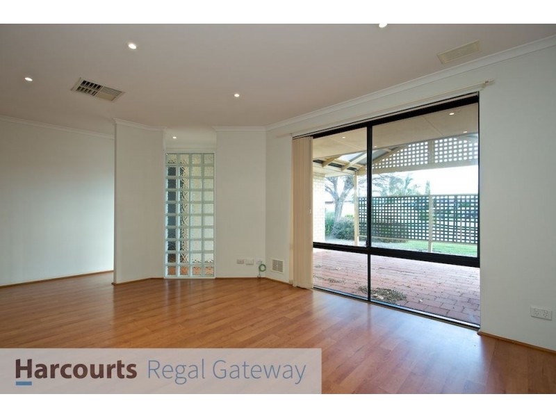 31 Leschenaultia Drive, Canning Vale WA 6155