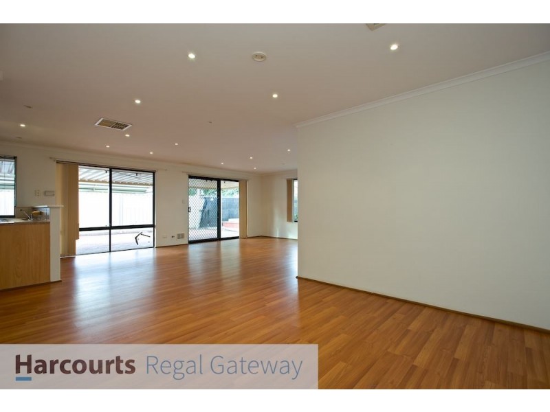 31 Leschenaultia Drive, Canning Vale WA 6155