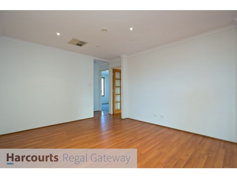 31 Leschenaultia Drive, Canning Vale WA 6155