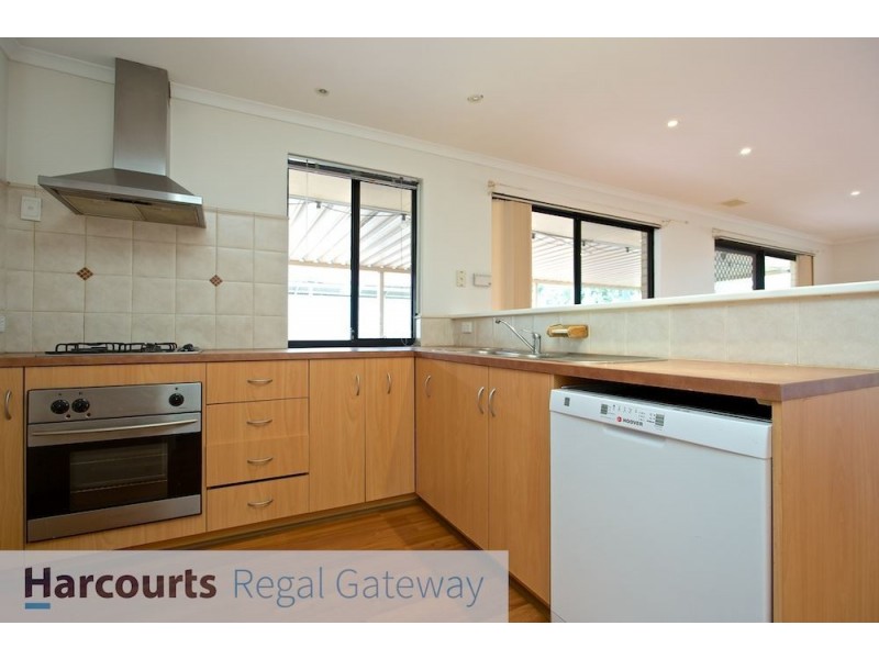 31 Leschenaultia Drive, Canning Vale WA 6155