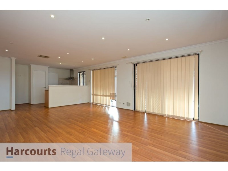 31 Leschenaultia Drive, Canning Vale WA 6155