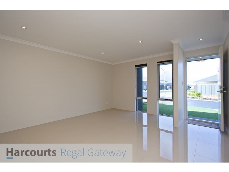 36a Berkshire Approach, Piara Waters WA 6112