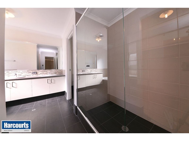 81 Litchfield Circle, Wandi WA 6167