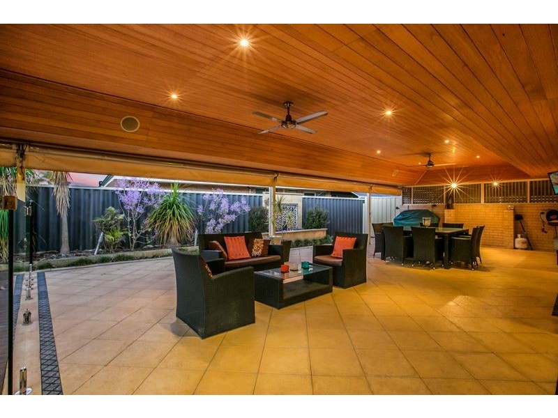 12 Paradise Grove, Atwell WA 6164