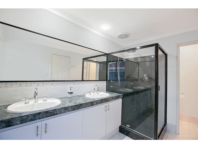 12 Paradise Grove, Atwell WA 6164