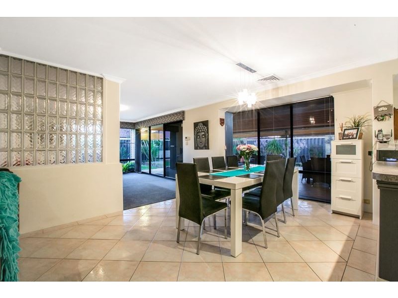 12 Paradise Grove, Atwell WA 6164