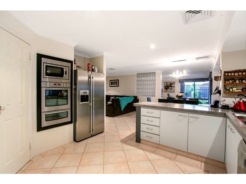 12 Paradise Grove, Atwell WA 6164