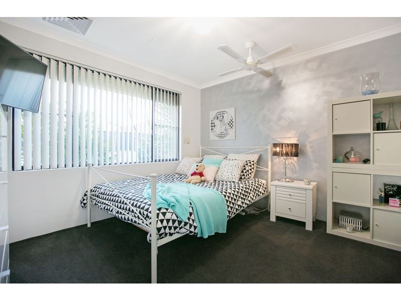 12 Paradise Grove, Atwell WA 6164