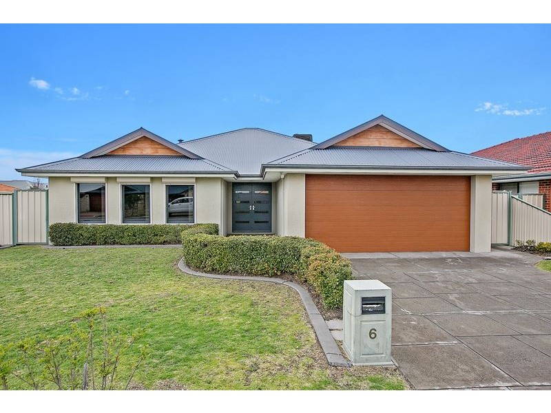 6 Barcoo Bend, Hammond Park WA 6164