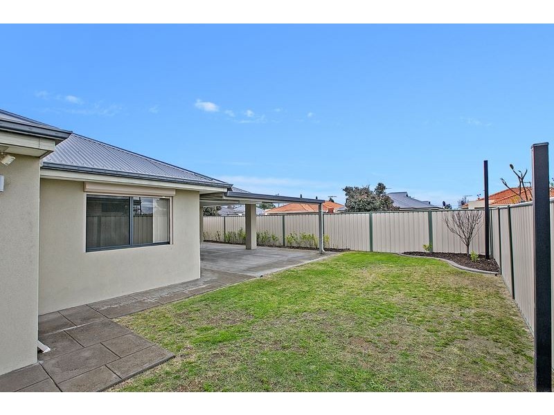 6 Barcoo Bend, Hammond Park WA 6164