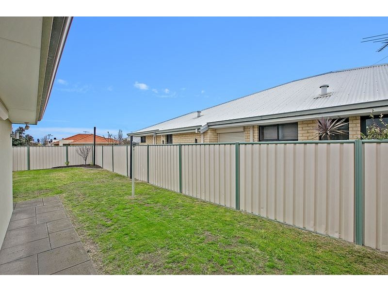 6 Barcoo Bend, Hammond Park WA 6164