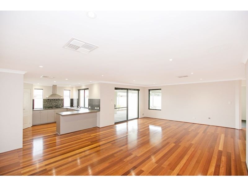 6 Barcoo Bend, Hammond Park WA 6164