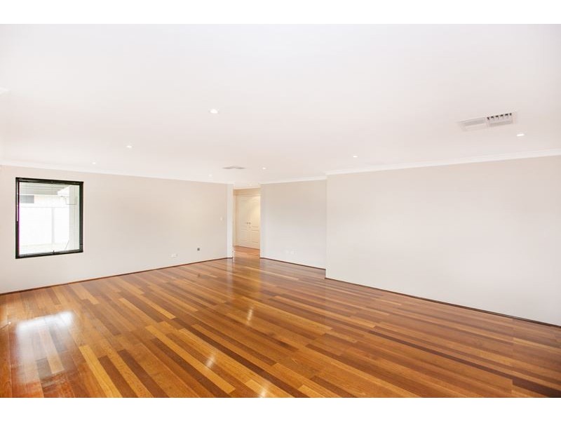 6 Barcoo Bend, Hammond Park WA 6164