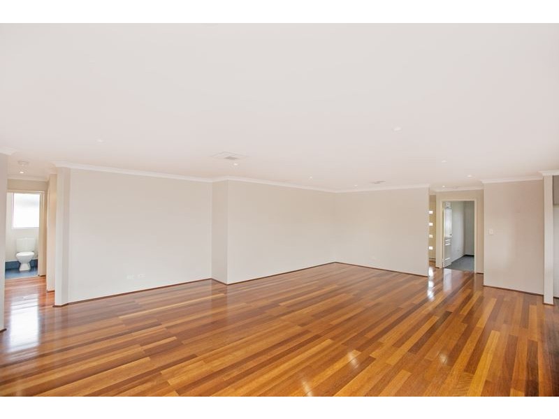 6 Barcoo Bend, Hammond Park WA 6164