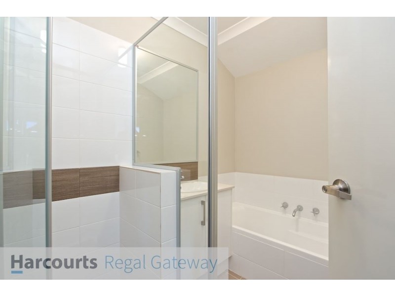 2b Geikie Glade, Wandi WA 6167