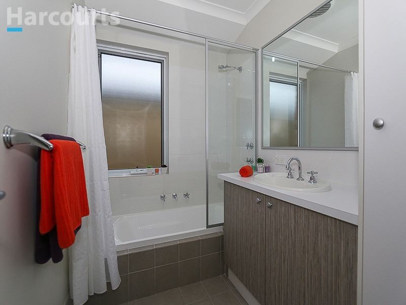 21 Essence Bend, Atwell WA 6164