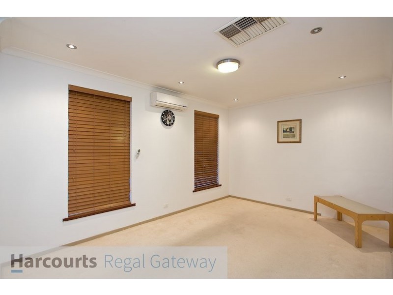 18 Hawke Pass, Bateman WA 6150