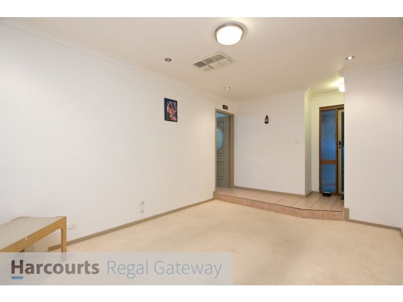 18 Hawke Pass, Bateman WA 6150