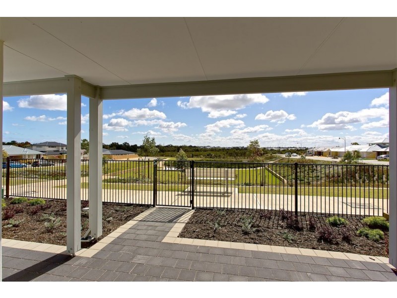 6 Lepley Lane, Hammond Park WA 6164