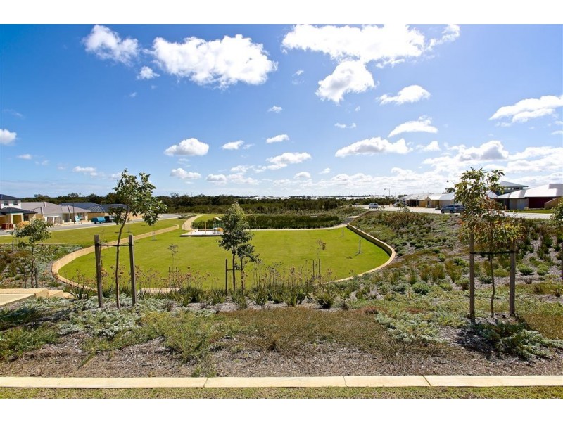 6 Lepley Lane, Hammond Park WA 6164