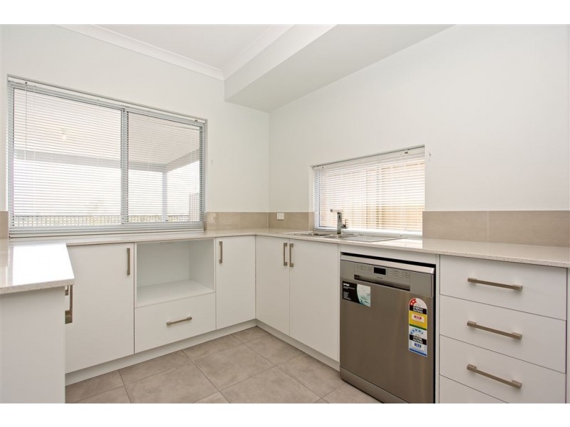 6 Lepley Lane, Hammond Park WA 6164