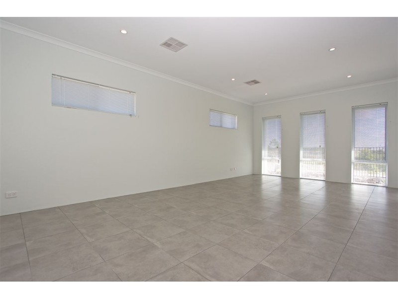 6 Lepley Lane, Hammond Park WA 6164