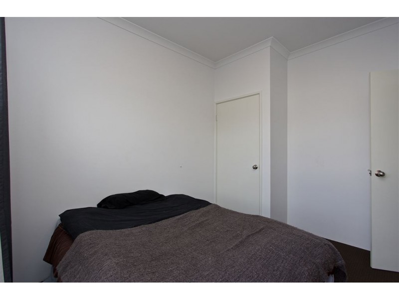 18 Towarri Way, Wandi WA 6167