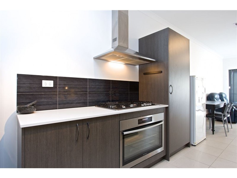18 Towarri Way, Wandi WA 6167