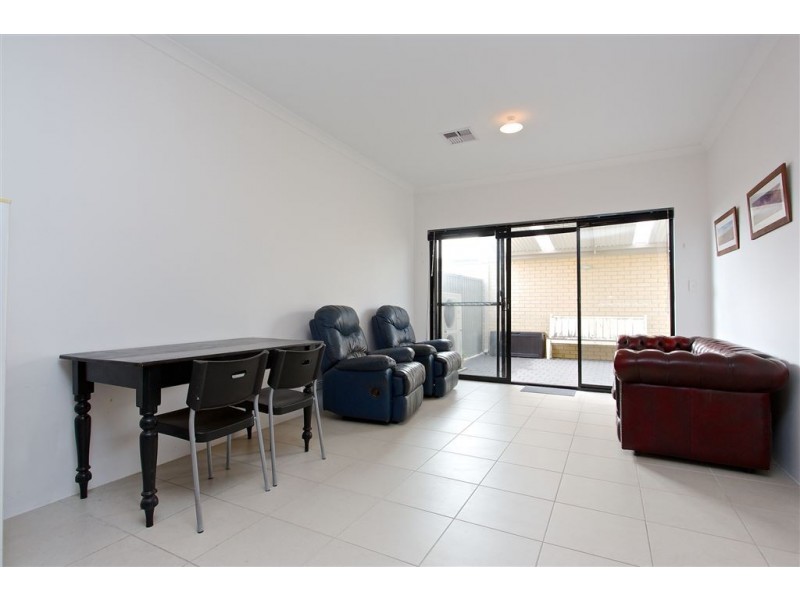 18 Towarri Way, Wandi WA 6167