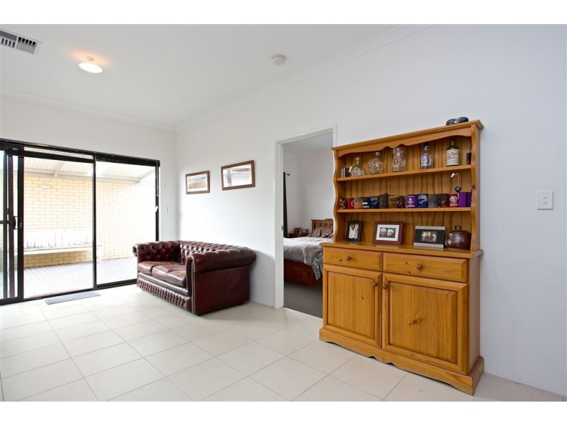 18 Towarri Way, Wandi WA 6167
